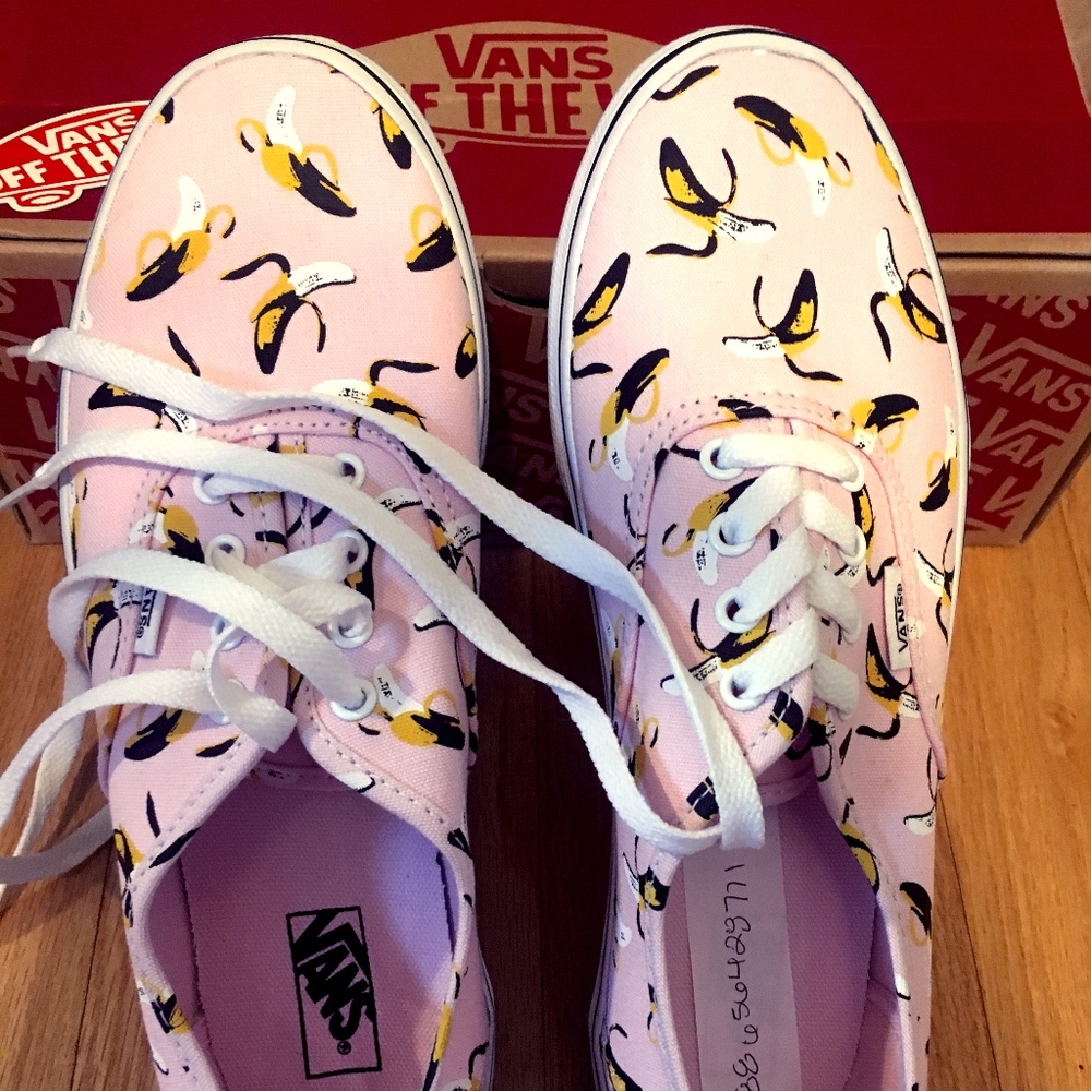 NEW Pink Ballerina Bananas Authentic VANS (size 6)